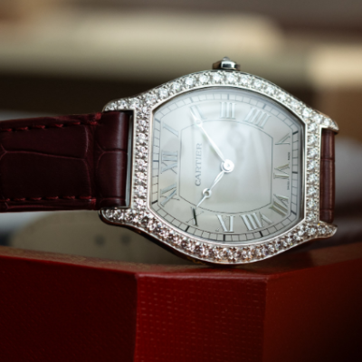Counterfeit Cartier Tortue Diamond-Set Dress Watch In Platinum